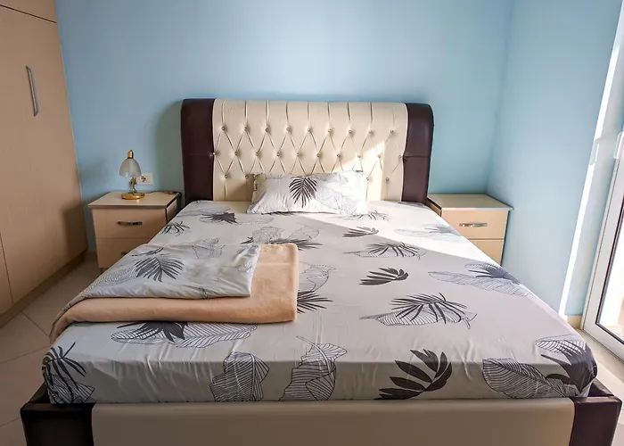 Apartamento Sarah's - 5 Min Walk To Beaches & Boulevard - Big Balcony! Sarandë