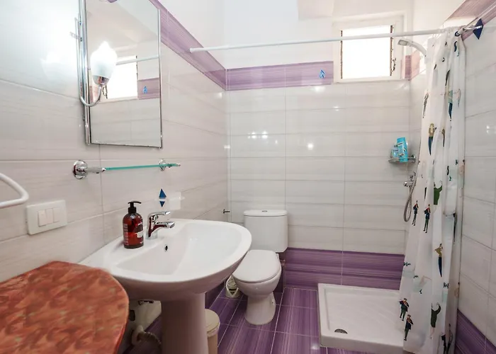 Apartamento Sarah's - 5 Min Walk To Beaches & Boulevard - Big Balcony! Sarandë