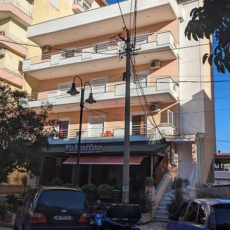 Sarah's - 5 Min Walk To Beaches & Boulevard - Big Balcony! * Saranda