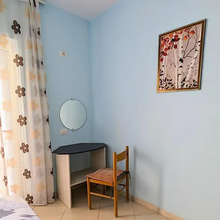 Sarah's - 5 Min Walk To Beaches & Boulevard - Big Balcony! Apartment