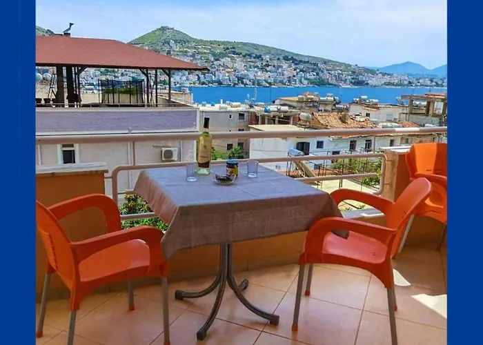 Sarah's - 5 Min Walk To Beaches & Boulevard - Big Balcony! Lägenhet